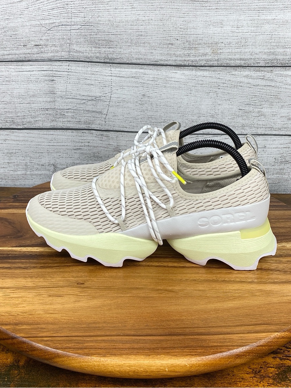 Sorel Kinetic Impact Lace Up Sneaker Dark Stone Moonstone Yellow Women’s Size 10